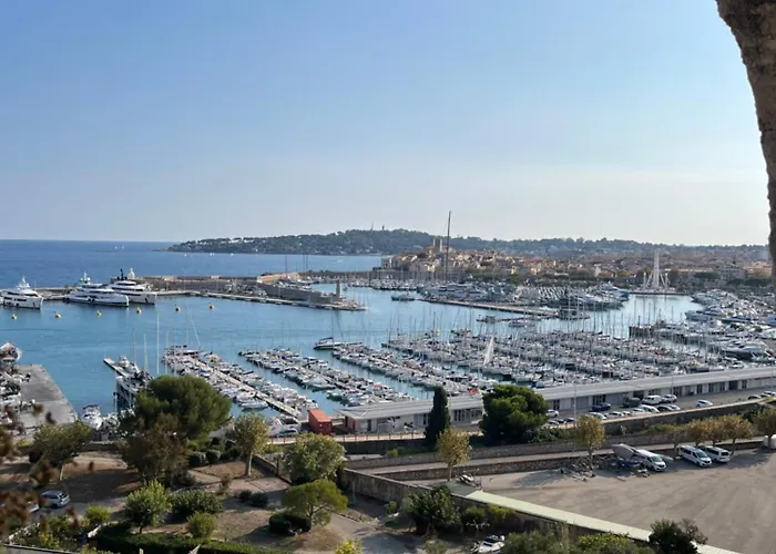 Vieil Antibes, Ravissant 2P Avec Petite Terrasse